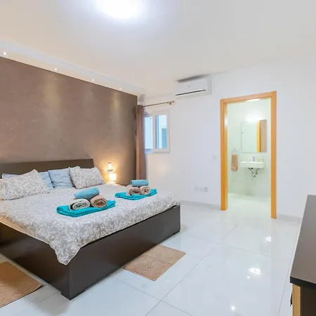 New Spacious 3 Bdr 2 Bth Balcony 7 Апартаменты