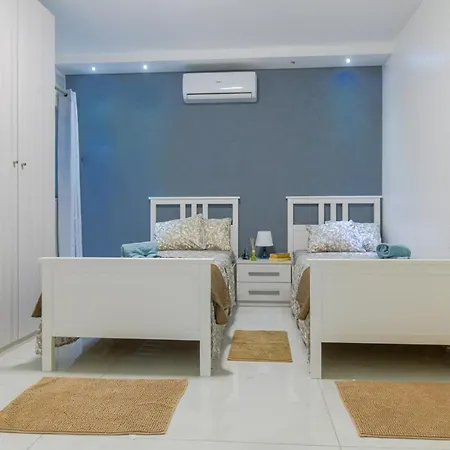 New Spacious 3 Bdr 2 Bth Balcony 7 公寓 圣保罗湾城