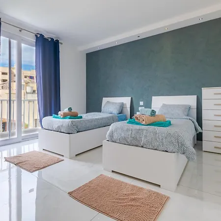 New Spacious 3 Bdr 2 Bth Balcony 7