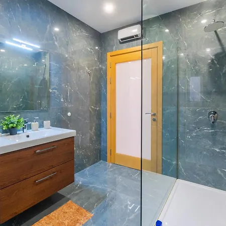 New Spacious 3 Bdr 2 Bth Balcony 7 公寓 圣保罗湾城