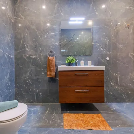 New Spacious 3 Bdr 2 Bth Balcony 7 Apartament