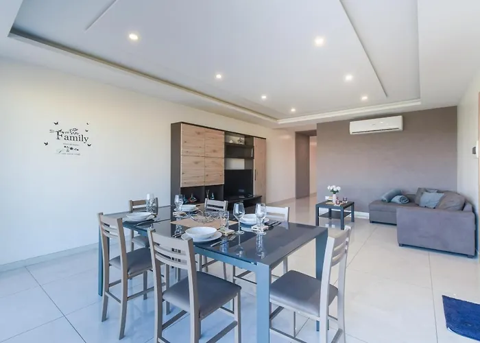 New Spacious 3 Bdr 2 Bth Balcony 7 Apartament