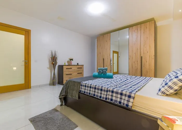 Apartament New Spacious 3 Bdr 2 Bth Balcony 7 *