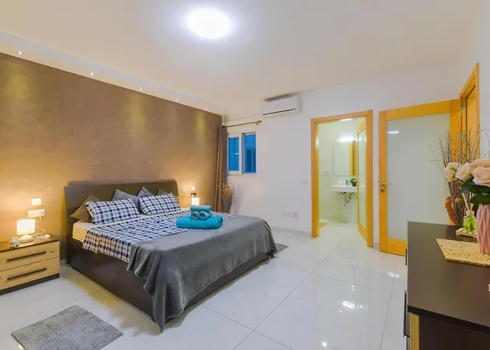 New Spacious 3 Bdr 2 Bth Balcony 7 St. Paul's Bay