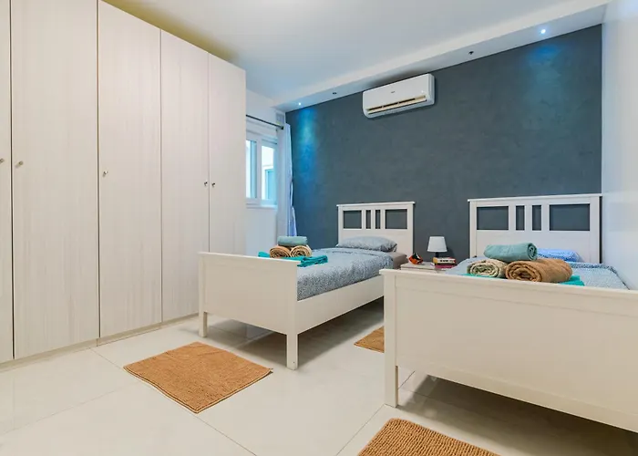 New Spacious 3 Bdr 2 Bth Balcony 7 Appartement *