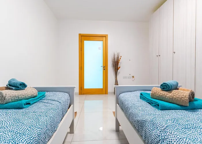 New Spacious 3 Bdr 2 Bth Balcony 7 Apartament *