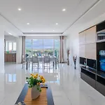 New Spacious 3 Bdr 2 Bth Balcony 7 Apartamento *