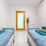 New Spacious 3 Bdr 2 Bth Balcony 7 Apartamento *